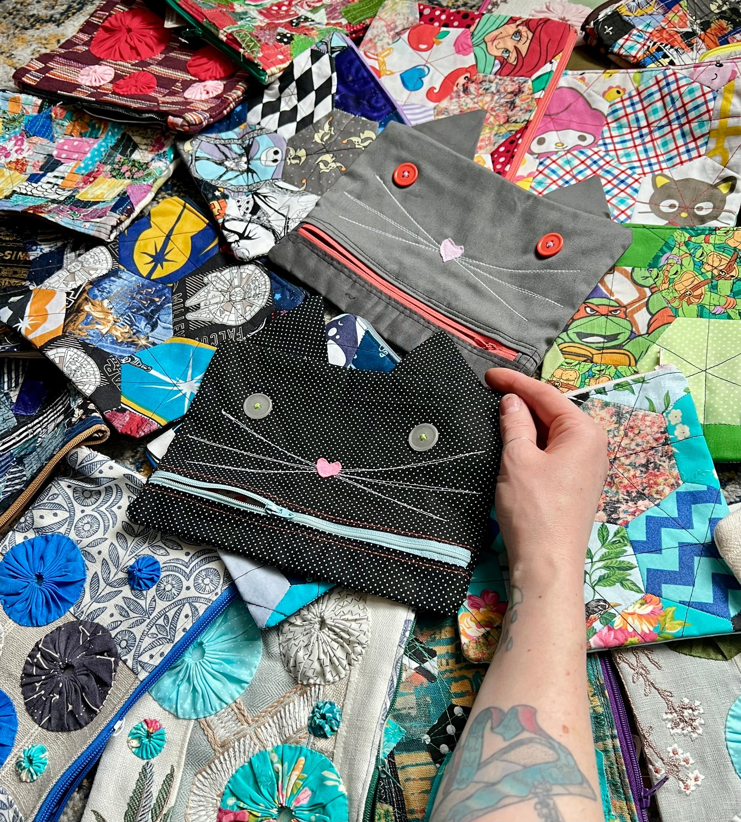 Zipper Pouch - Hexie Scraps, Mesh Over Scraps or Catface