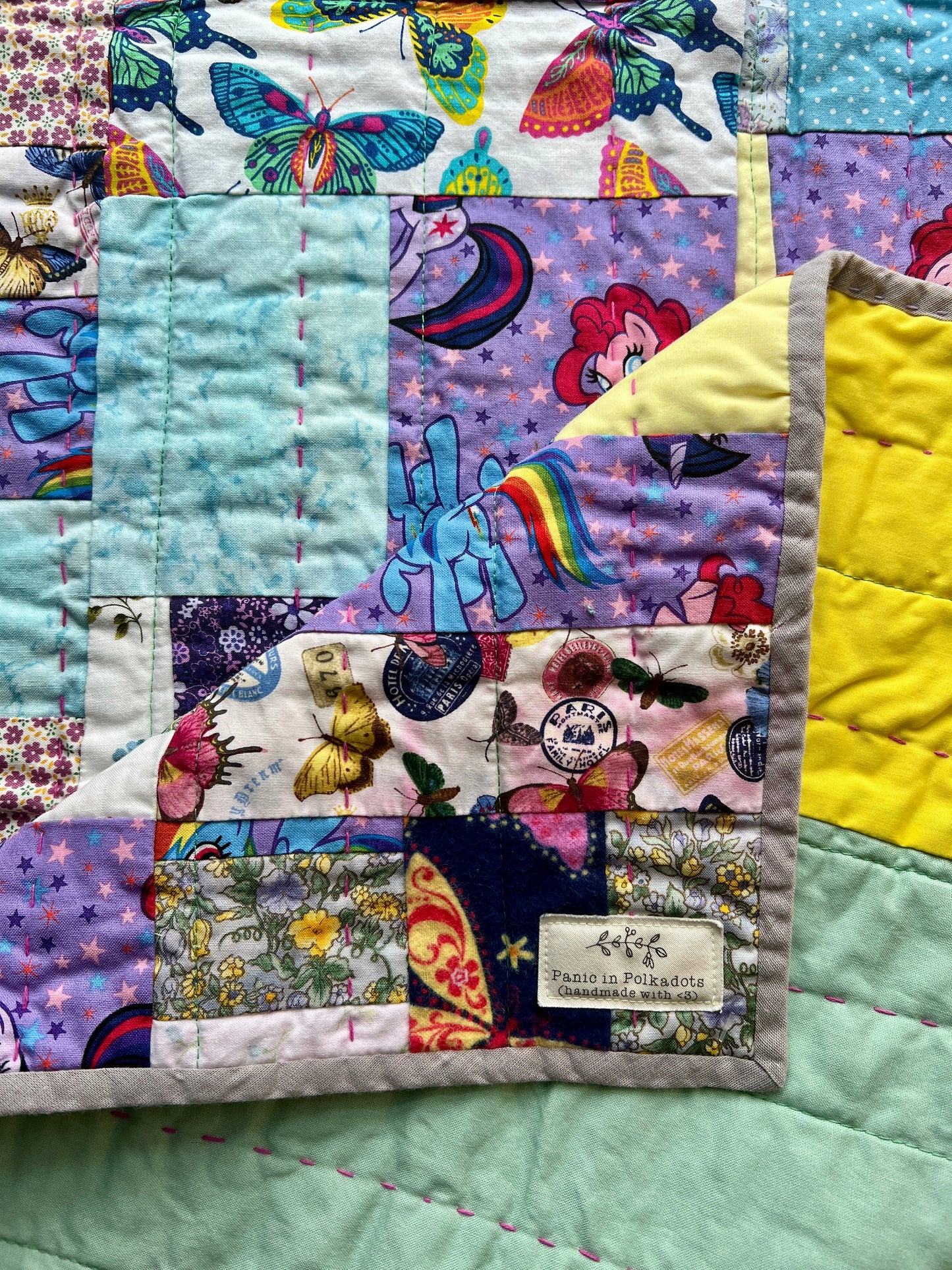 Pet Blanket Quilt - Small Baby Quilt - Hand-quilted Embroidery Detail