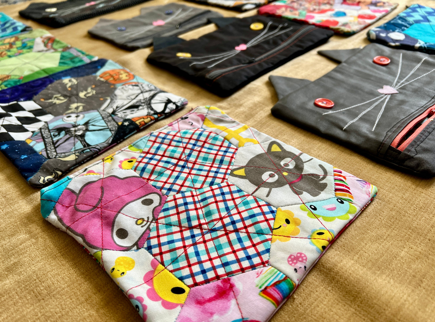 Hexie Pouch - Handsewn Fabric Zipper Pouch - Upcycled Reusable Bag Zip Pouch