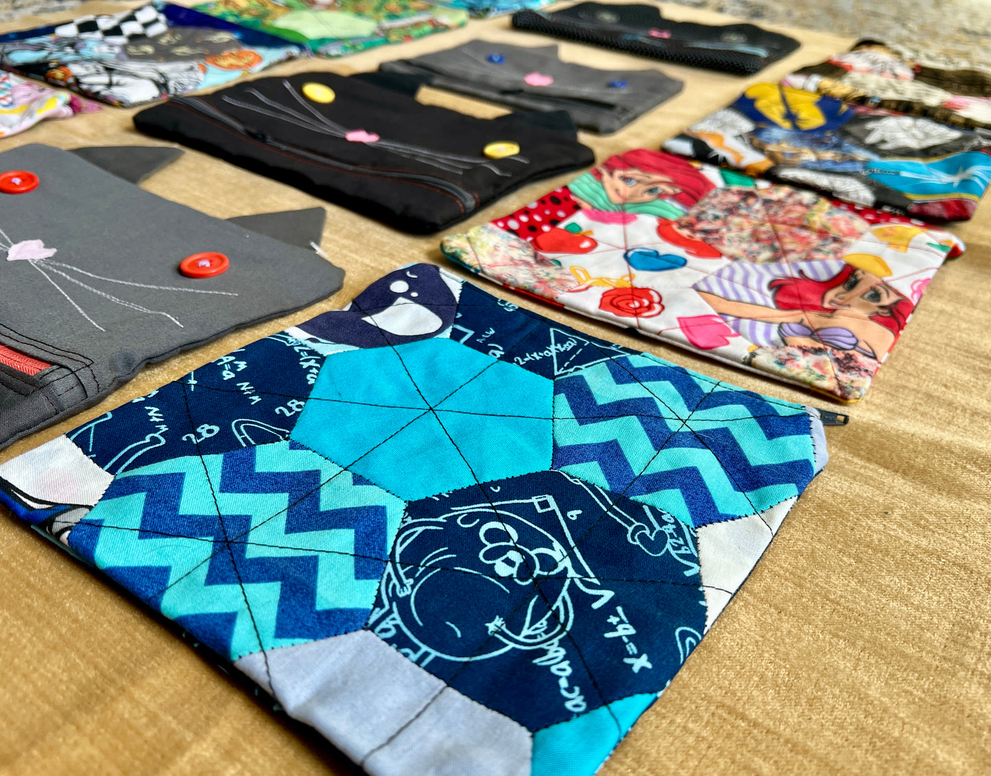 Hexie Pouch - Handsewn Fabric Zipper Pouch - Upcycled Reusable Bag Zip Pouch