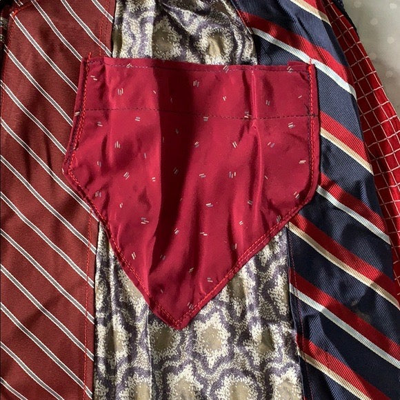 Short red necktie skirt, closeup of red necktie pocket