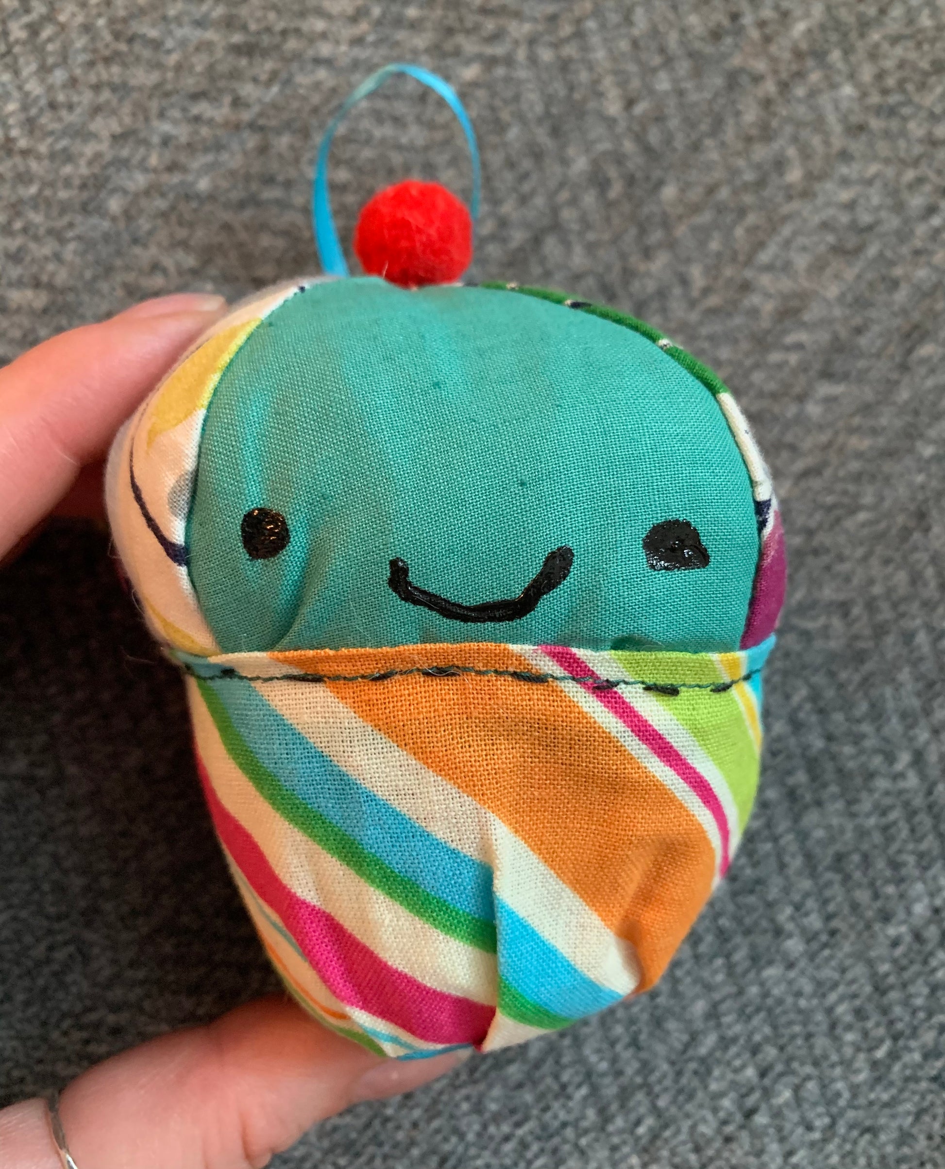 I - Teal Kiwi Stripe Cupcake
