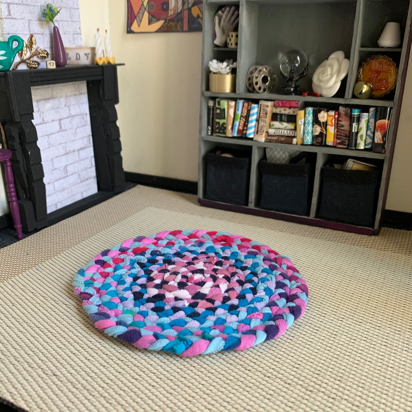 Dollhouse Rug - 5" Diameter -  Miniature 1:12 or 1:6 Scale